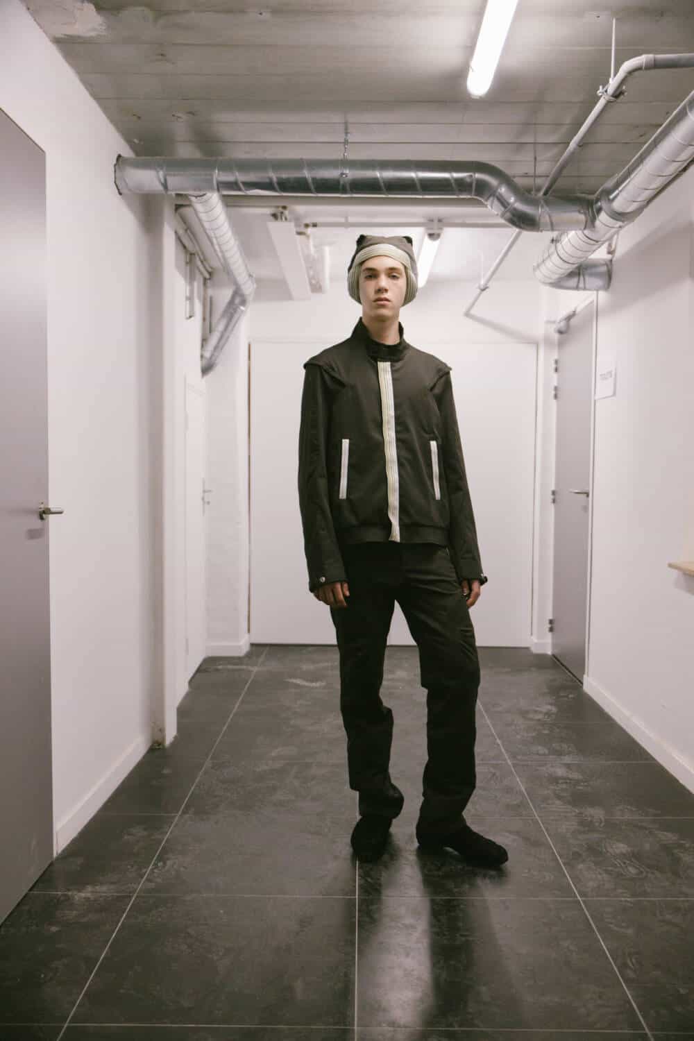高速配送 Kiko Kostadinov: Menswear SS25 - 10 Magazine パンツ